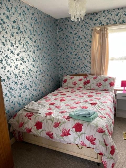 Room Only Guest Accommodation, Guest House Self Catering 뱅거 외부 사진