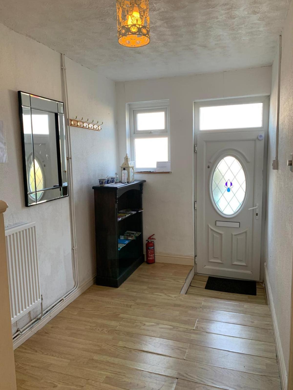Room Only Guest Accommodation, Guest House Self Catering 뱅거 외부 사진