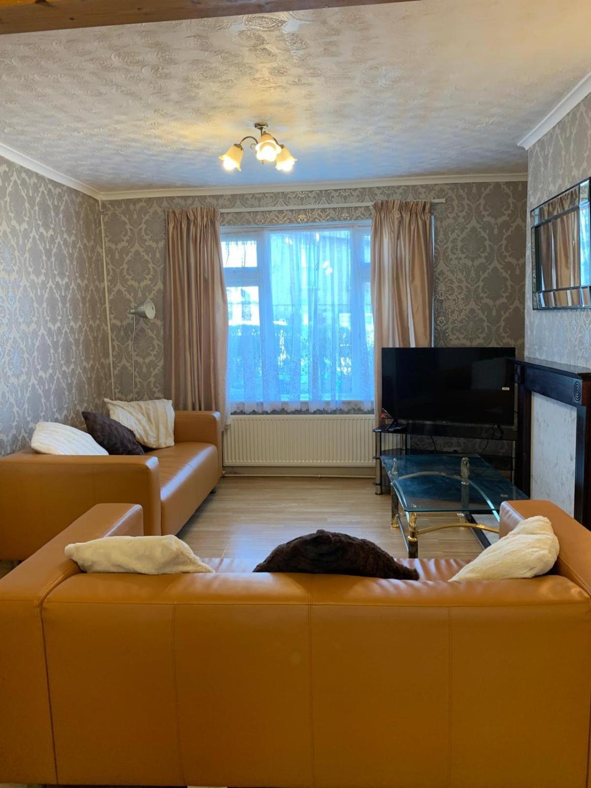 Room Only Guest Accommodation, Guest House Self Catering 뱅거 외부 사진