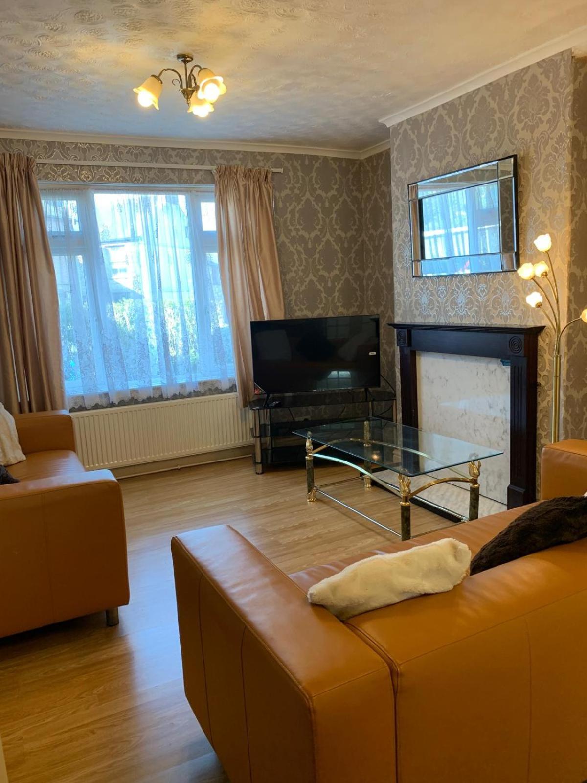 Room Only Guest Accommodation, Guest House Self Catering 뱅거 외부 사진