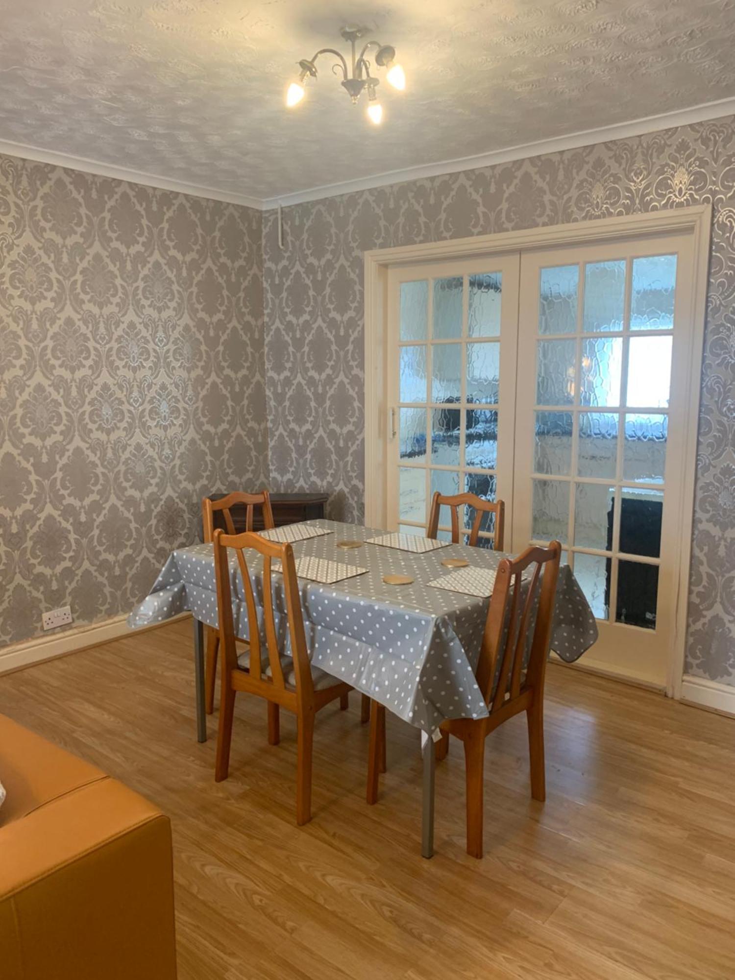 Room Only Guest Accommodation, Guest House Self Catering 뱅거 외부 사진