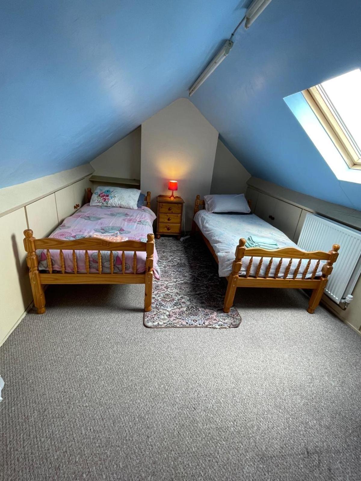 Room Only Guest Accommodation, Guest House Self Catering 뱅거 외부 사진