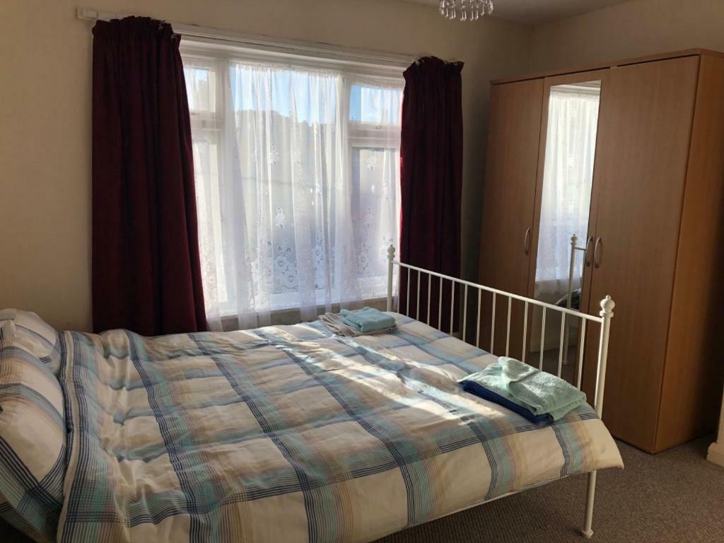 Room Only Guest Accommodation, Guest House Self Catering 뱅거 외부 사진